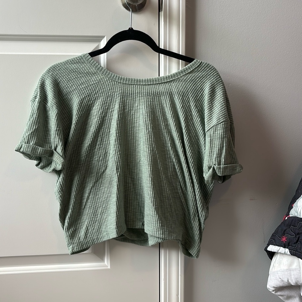 sage green open back tee!!
